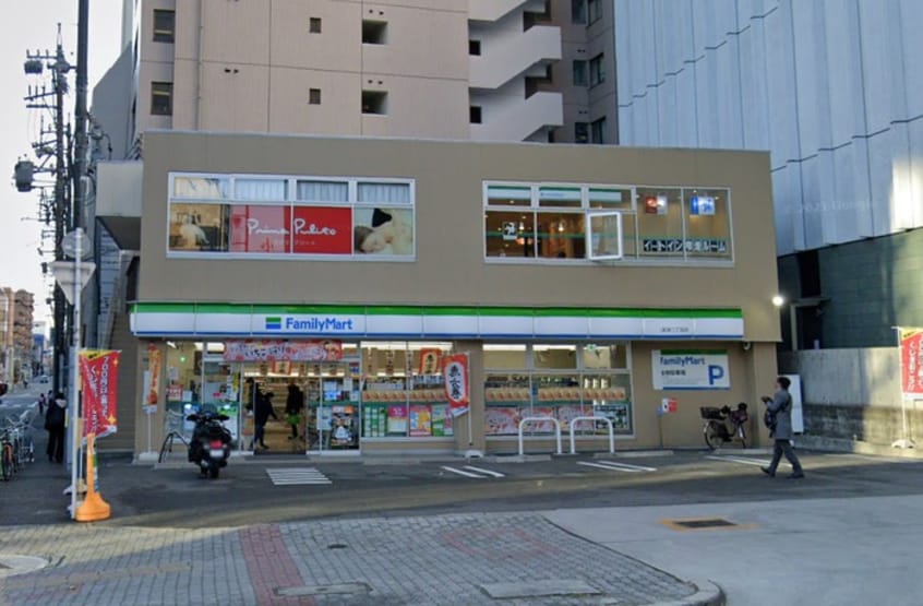 ファミリーマート上前津2丁目店(コンビニ)まで300m フレール上前津