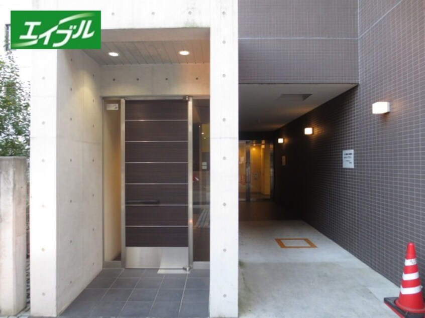 エントランス部分 エルミタ－ジュ新栄