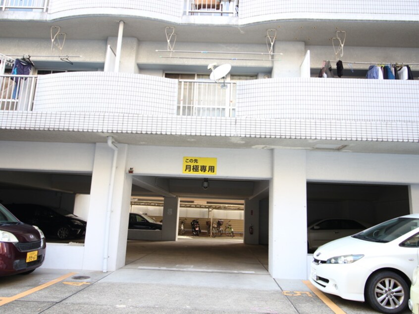 駐車場 新栄第７ロイヤルマンション