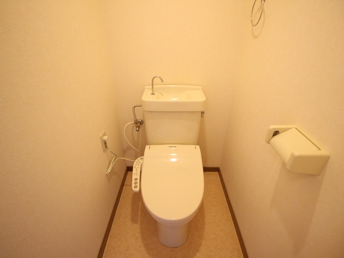 トイレ エステート小島