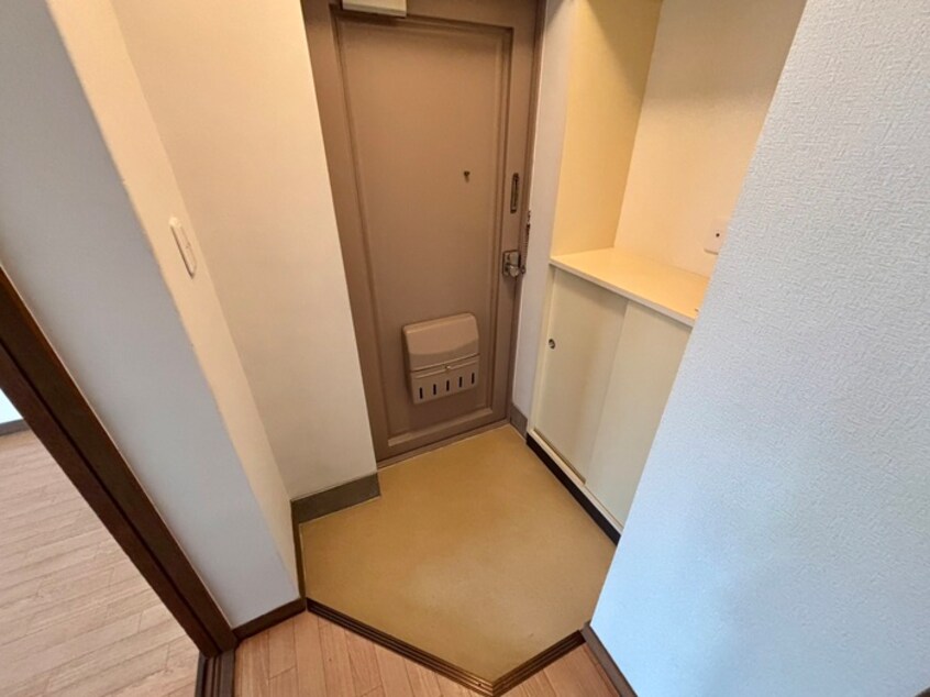 玄関 ハイネスハイツ稲垣