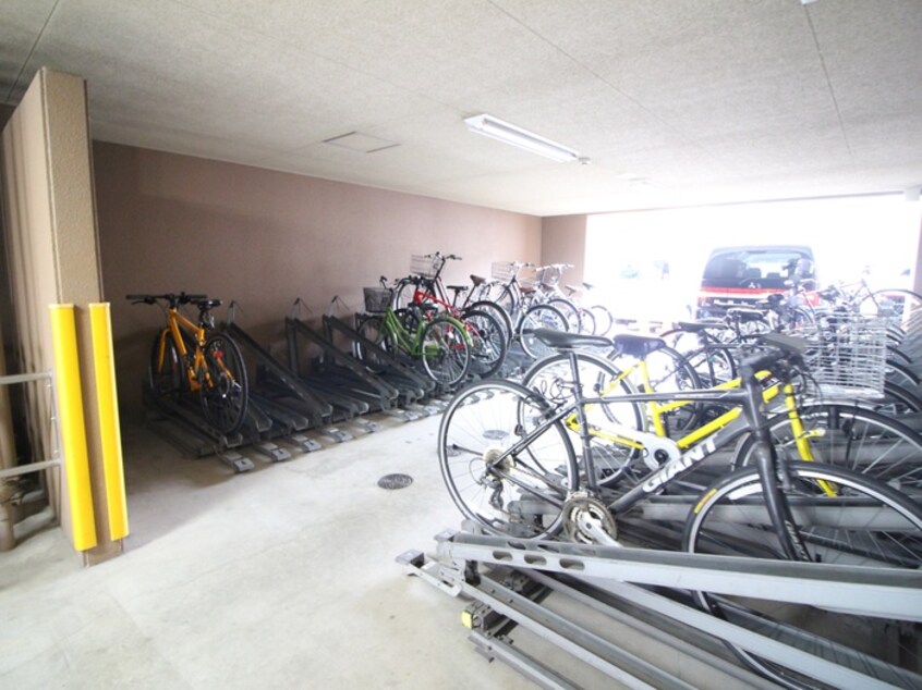 駐輪場 ﾌﾟﾚｻﾝｽ名古屋STATIONｱﾌﾞｿﾘｭｰﾄ