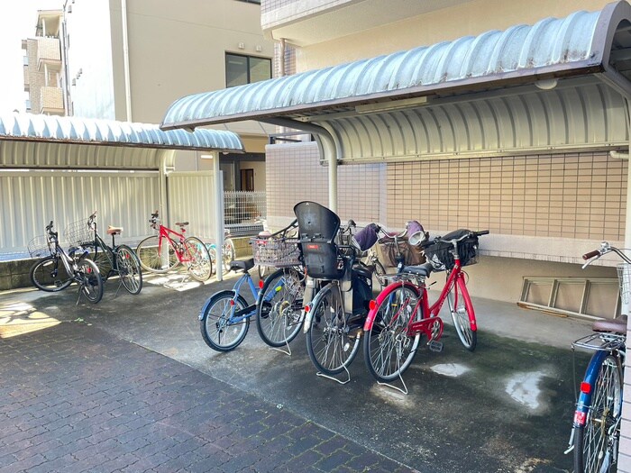 駐輪場 グランシャリオ