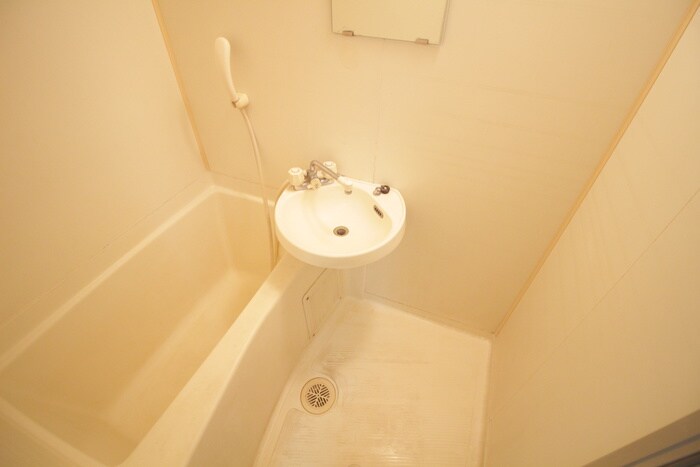 バス／シャワールーム等 カ－サ川並