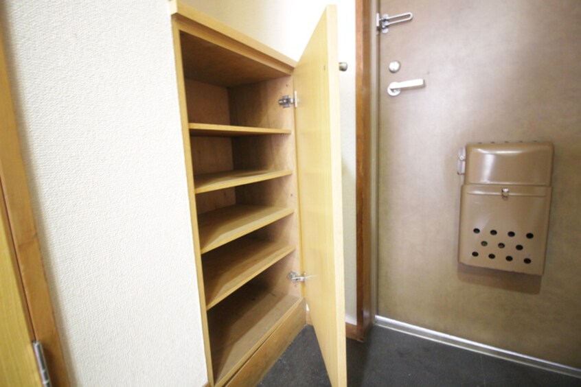 靴箱 カ－サ川並