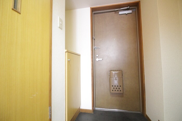 玄関 カ－サ川並