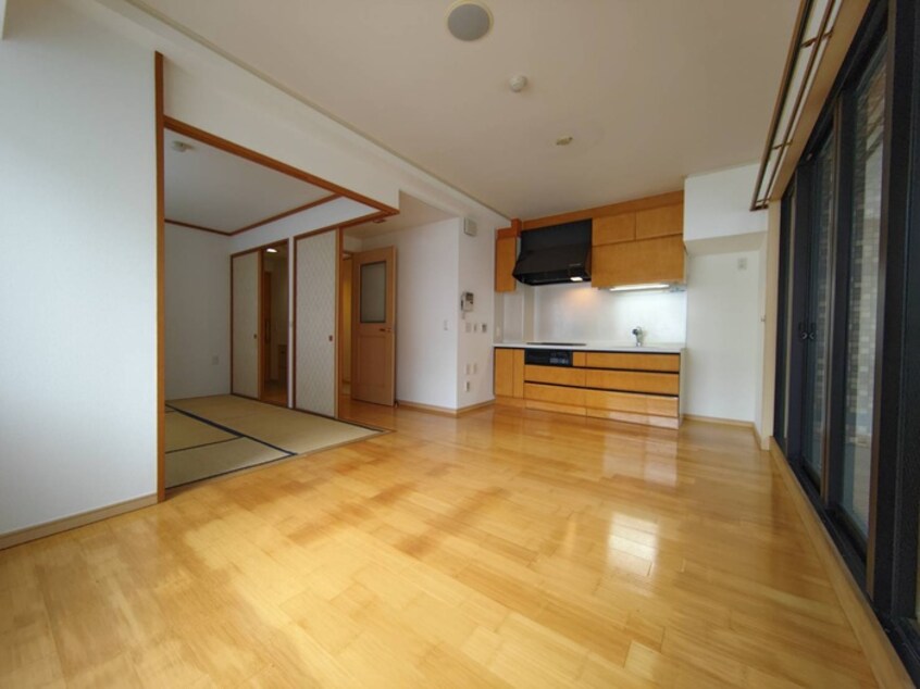 居室 Ｒ－ＣＯＵＲＴ泉