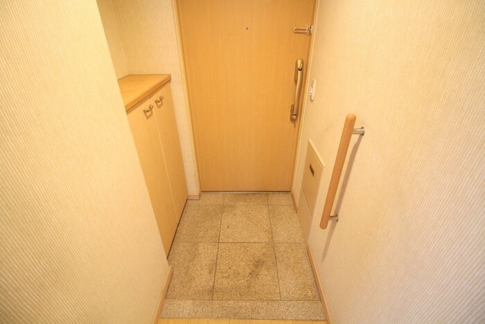 玄関 Ｒ－ＣＯＵＲＴ泉