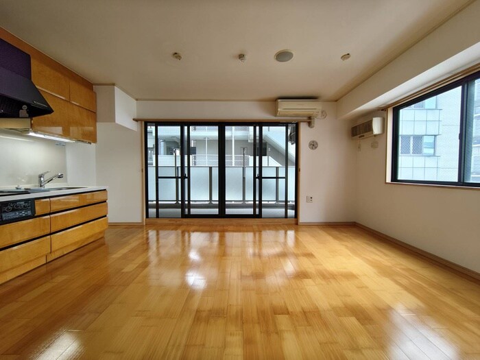 居室 Ｒ－ＣＯＵＲＴ泉