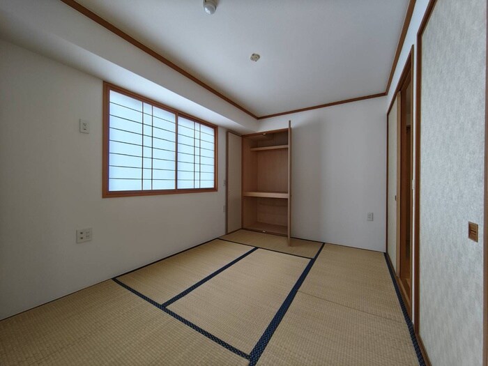 居室 Ｒ－ＣＯＵＲＴ泉