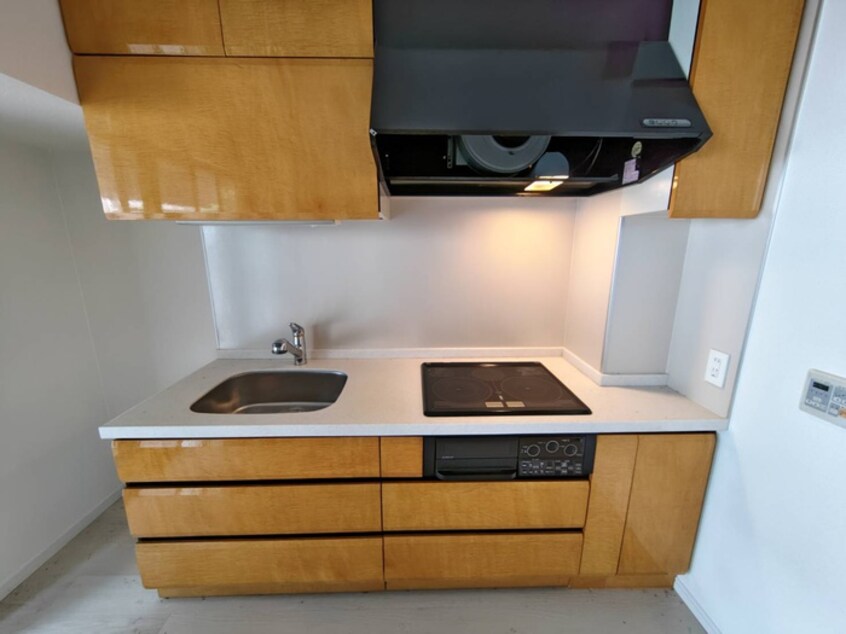 キッチン Ｒ－ＣＯＵＲＴ泉