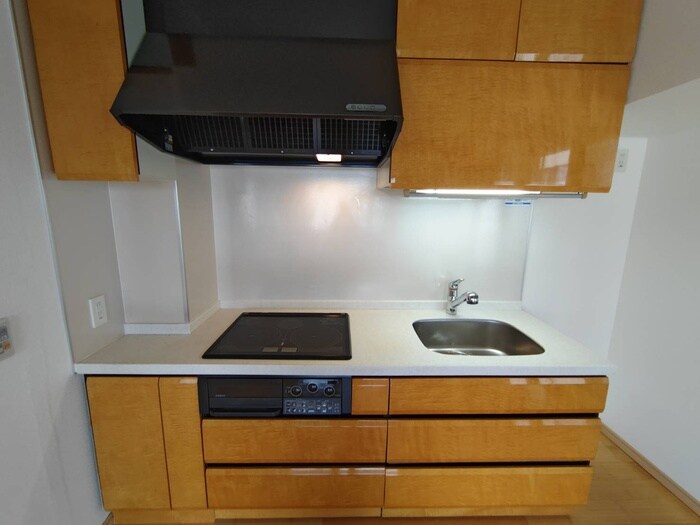 キッチン Ｒ－ＣＯＵＲＴ泉