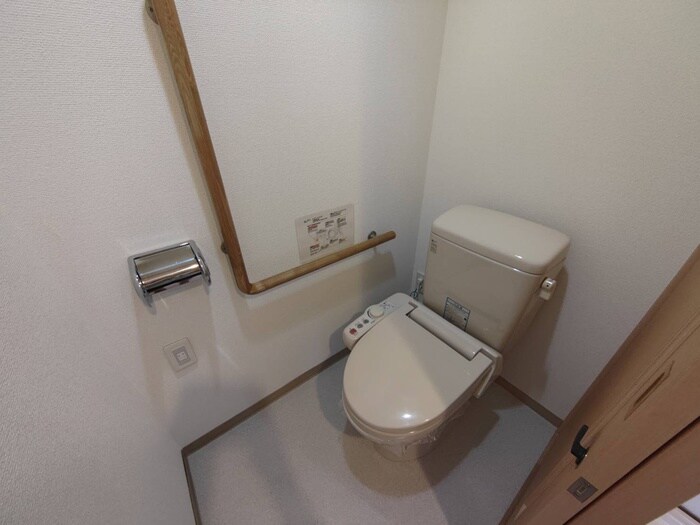 トイレ Ｒ－ＣＯＵＲＴ泉