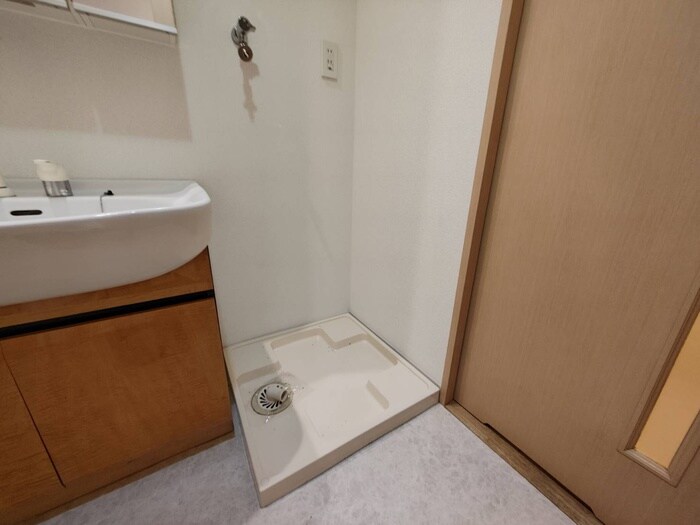 洗濯機置場 Ｒ－ＣＯＵＲＴ泉