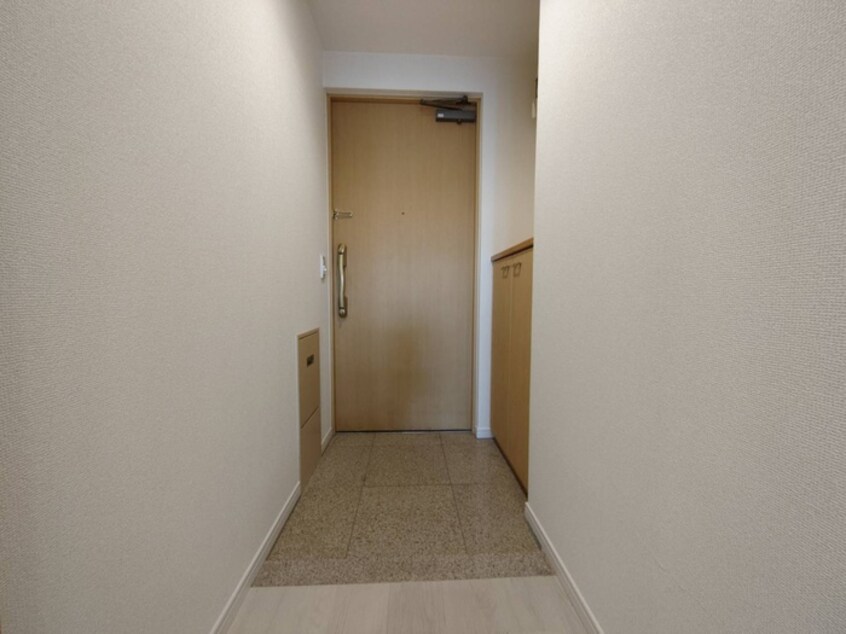 玄関 Ｒ－ＣＯＵＲＴ泉