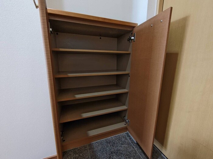 靴箱 Ｒ－ＣＯＵＲＴ泉