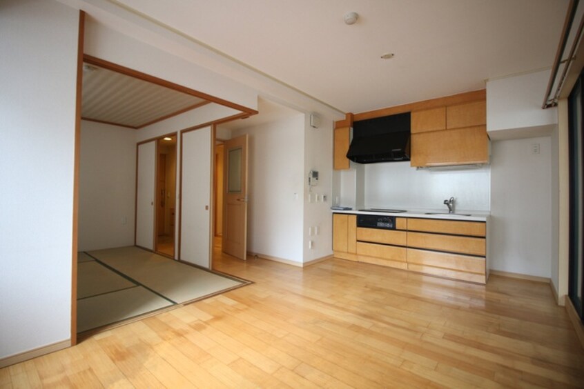 居室 Ｒ－ＣＯＵＲＴ泉