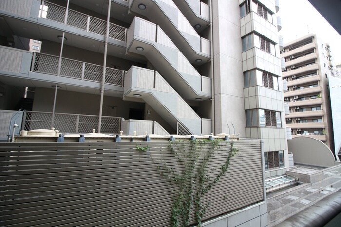 室内からの展望 Ｒ－ＣＯＵＲＴ泉