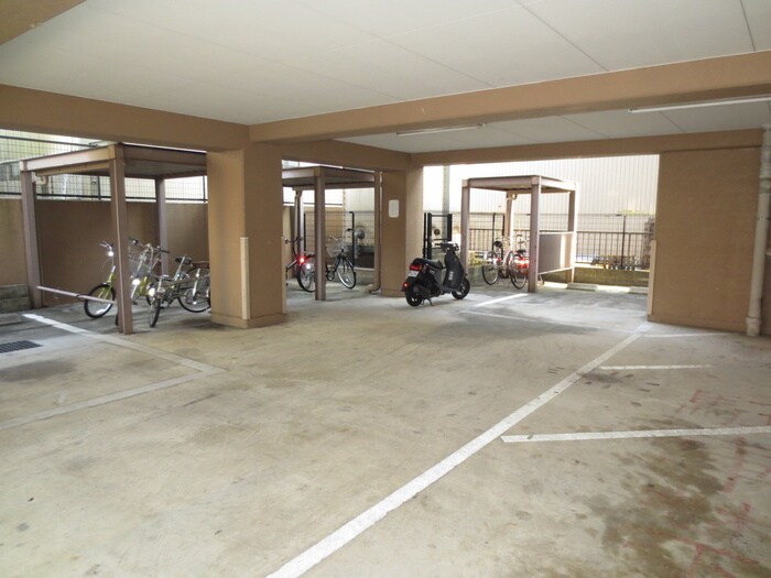 駐輪場 ＵＮＡＸ 名東