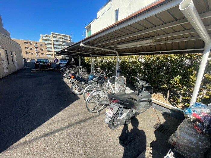駐輪場 ドーミーいりなかアネックス