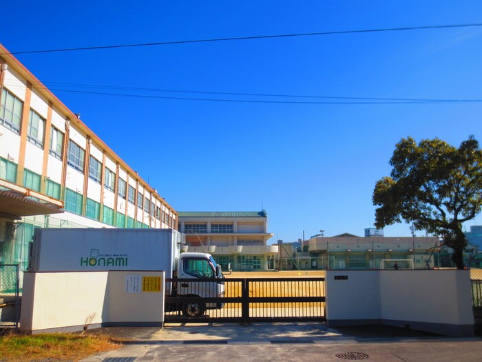 名古屋市立楠中学校(中学校/中等教育学校)まで492m グランドステ－タス楠