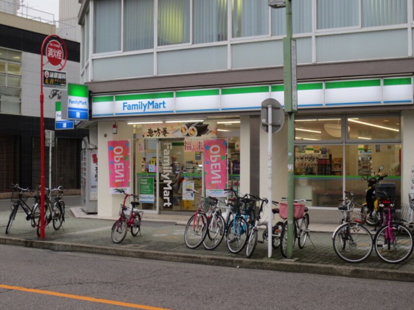 ファミリーマート　栄瓦通店(コンビニ)まで35m レジデンシア栄南