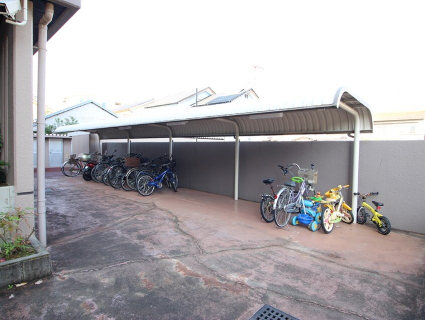 駐輪場 メゾン清水