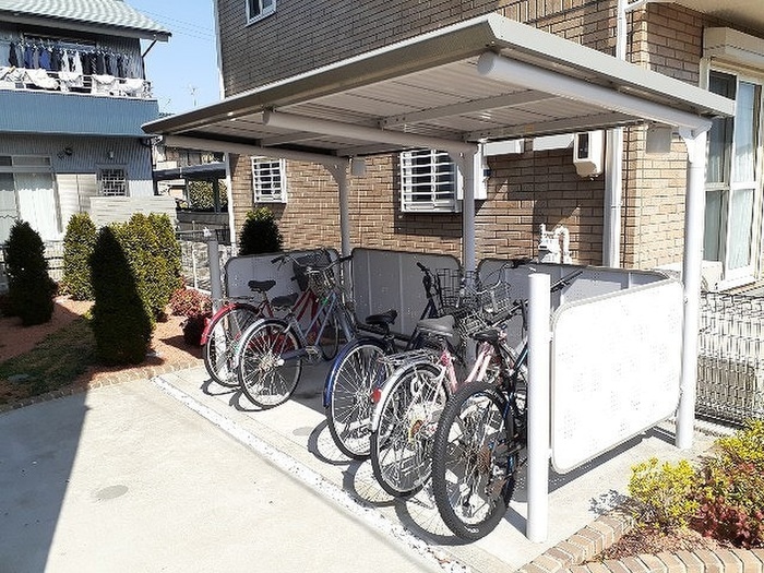 駐輪場 プリムローズゲート
