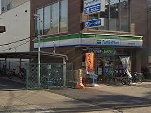 ファミリーマート　志賀本通り駅前店(コンビニ)まで240m エール