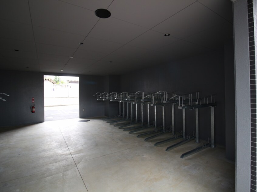 駐輪場 メイクスWアート金山ウエスト