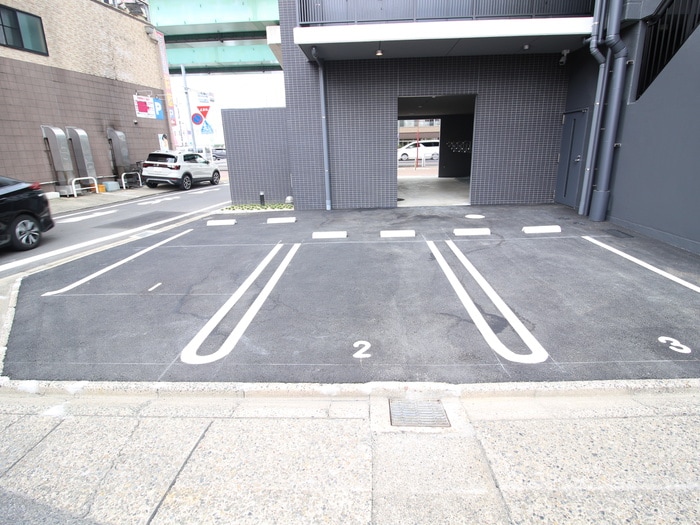 駐車場 メイクスWアート金山ウエスト