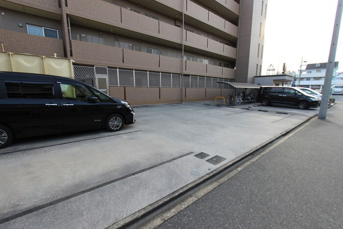 駐車場 ベルラフィネ