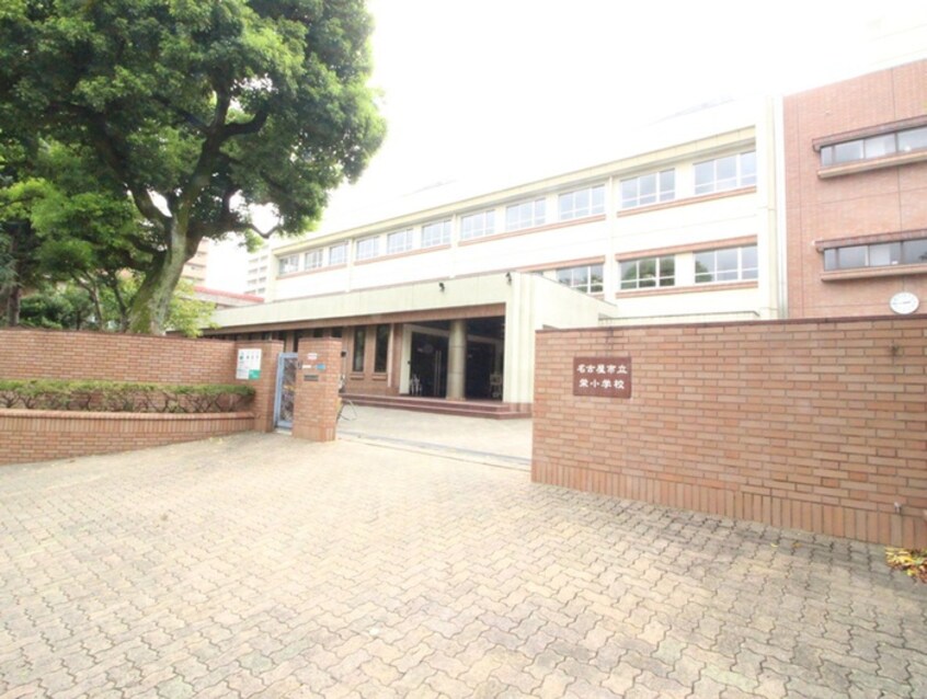 栄小学校(小学校)まで500m ﾌﾟﾚｻﾝｽ名駅南ｴﾃﾞｨﾌｨｽ(501)