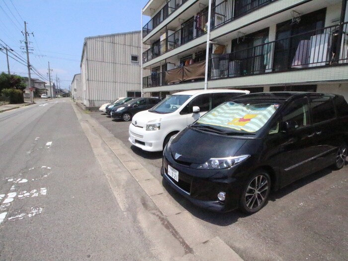 駐車場 サンホ－ム愛宕