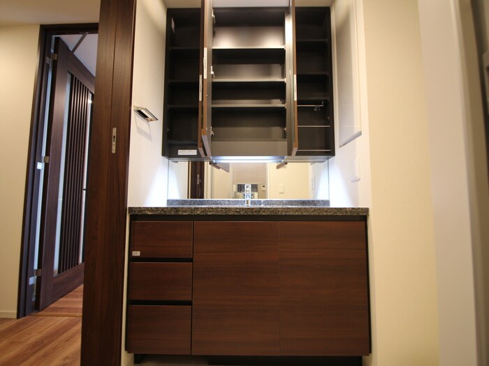 洗面 ﾌﾟﾗｳﾄﾞﾀﾜｰ名古屋栄(2506)