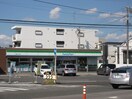 ファミリーマート 都通二丁目店(コンビニ)まで388m ラ・ネージュ筒井