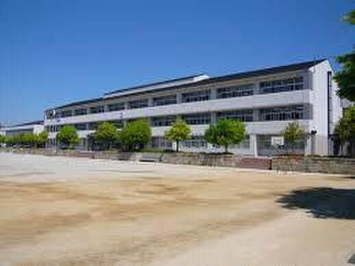 香久山小学校(小学校)まで421m 鈴の木ハイツＡ