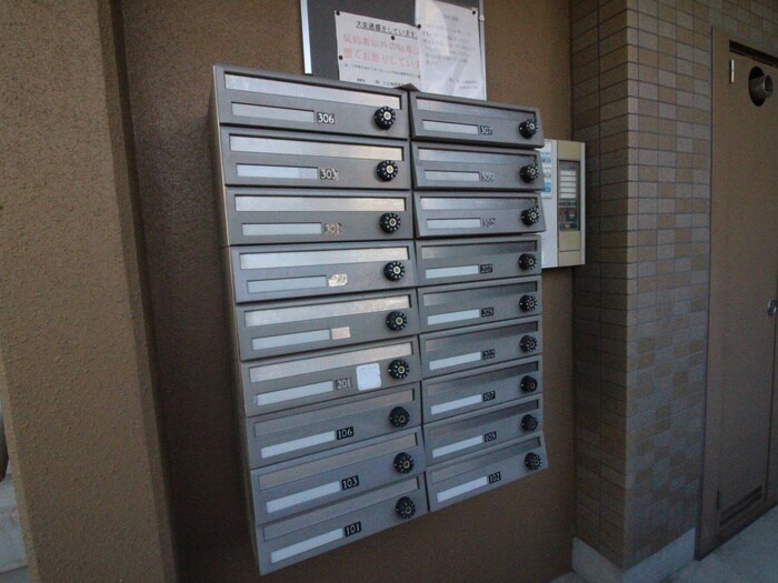 エントランス部分 サンメゾン弘栄