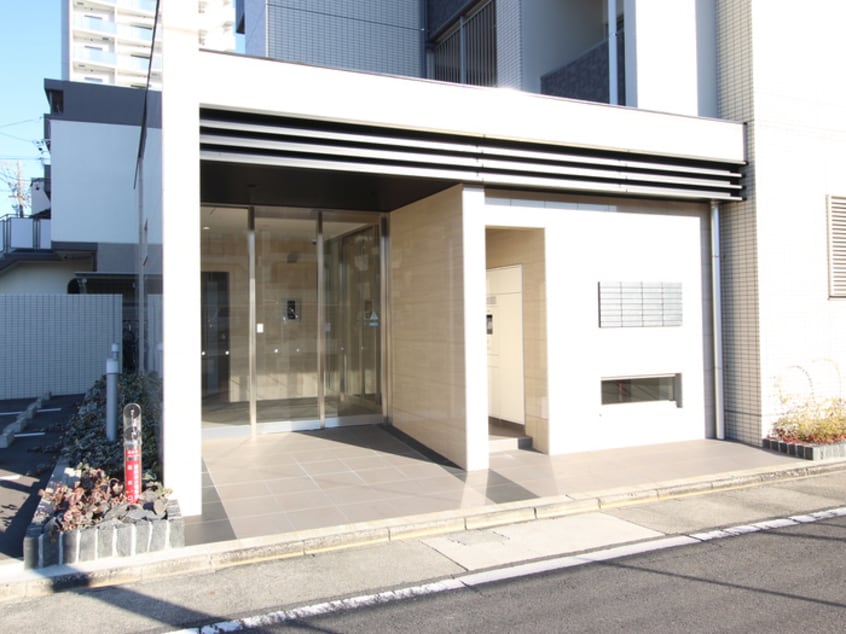 エントランス部分 アヴニール桜山