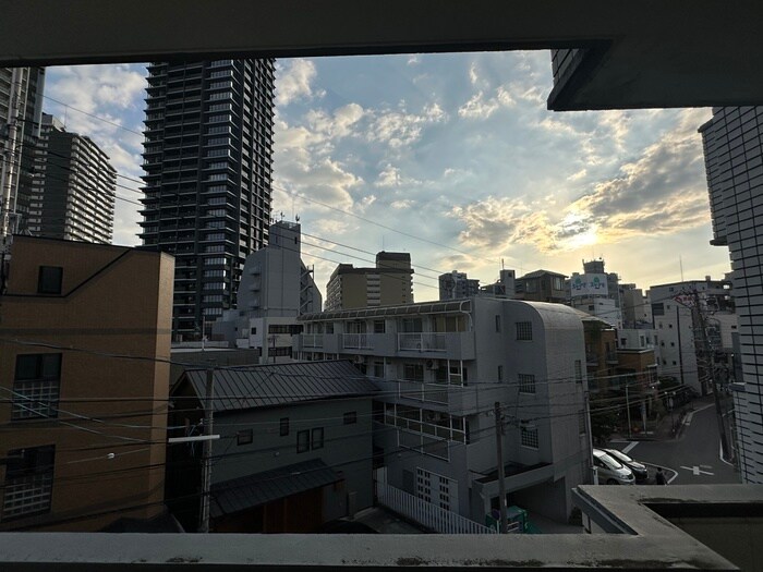 室内からの展望 池下ホ－ムズ