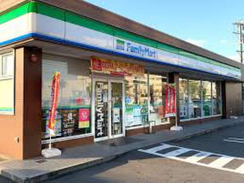 ファミリーマート(コンビニ)まで79m CASA　SERENA