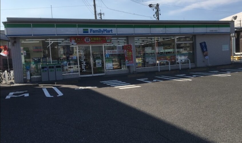 ファミリーマート 中小田井二丁目店(コンビニ)まで300m Jack nakaotaiⅠ