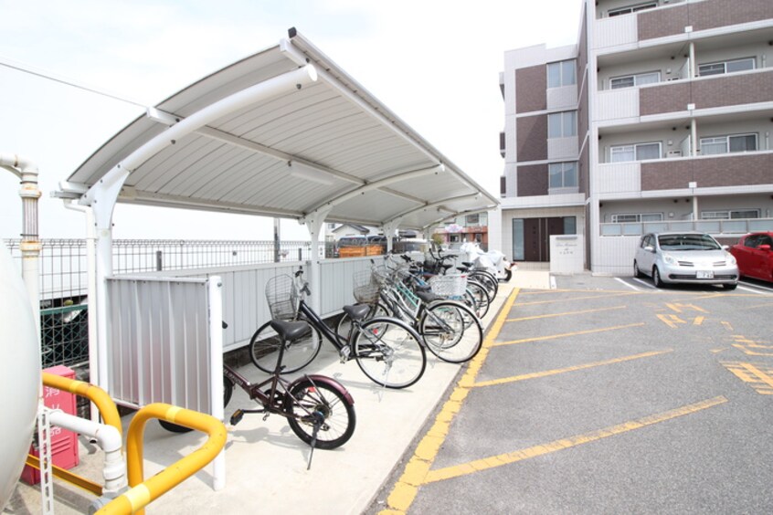 駐輪場 ラメゾンドゥ日名中町