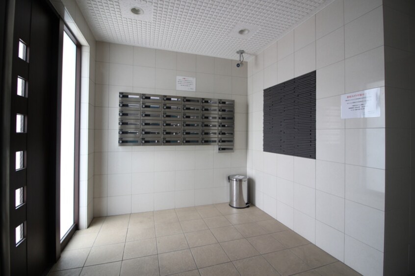 エントランス部分 ラメゾンドゥ日名中町