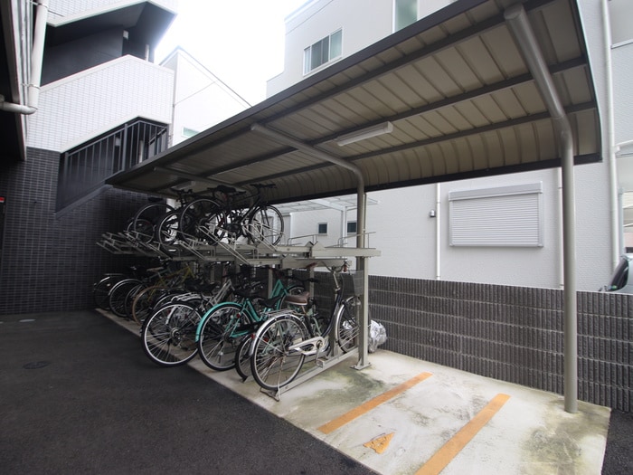 駐輪場 古出来エンブルコート