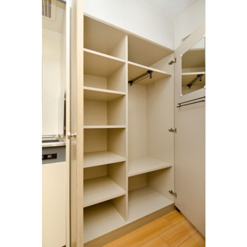 収納 アル・ソーレ上前津