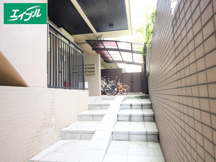 エントランス部分 ルミエール高蔵