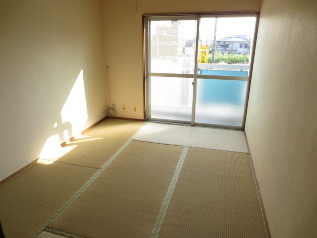 居室 美芳ハイツ