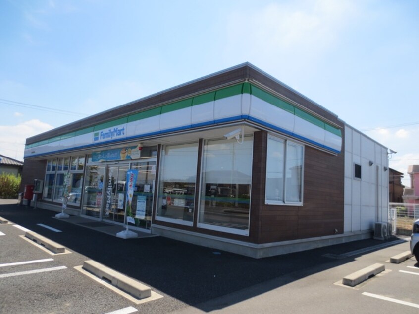 ファミリーマート(コンビニ)まで400m リバ－サイド小川Ｂ棟