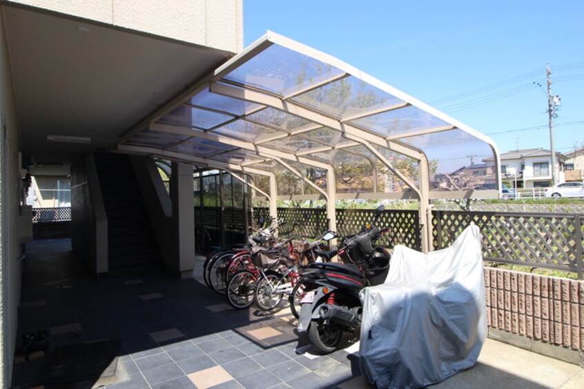 駐輪場 いずみハイツ